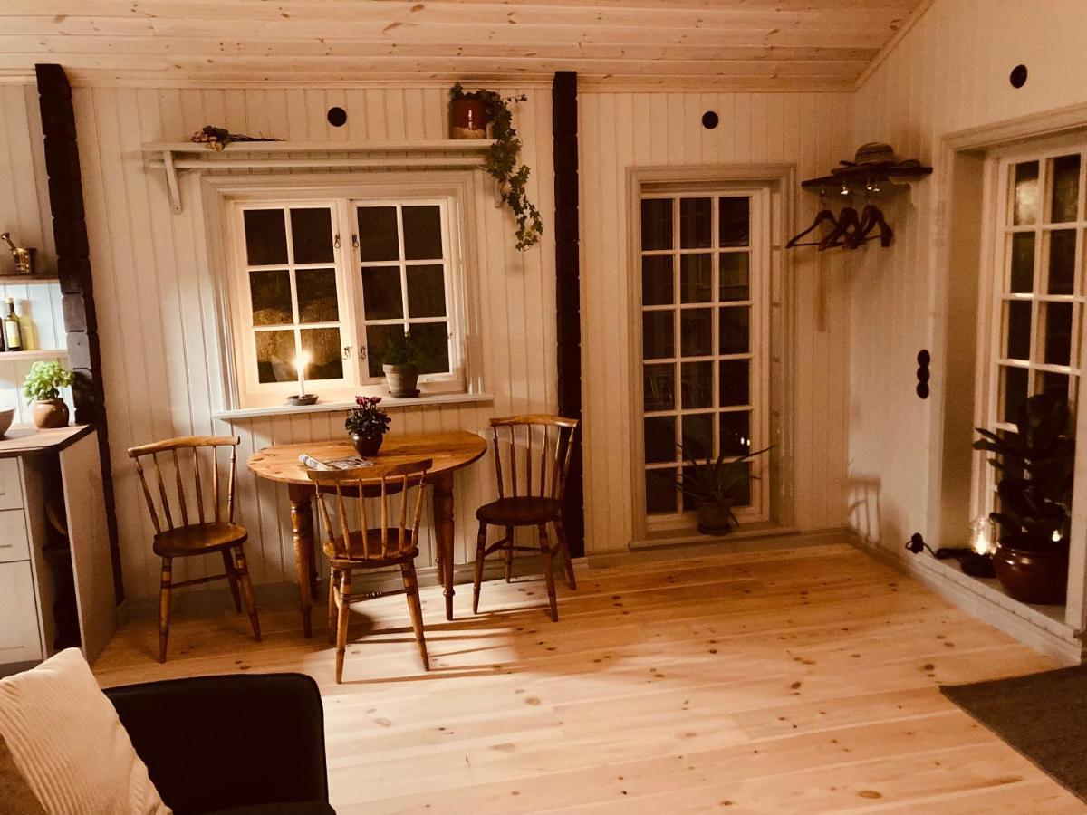 Sjoestugan Vallersvik Frillesås Kültér fotó