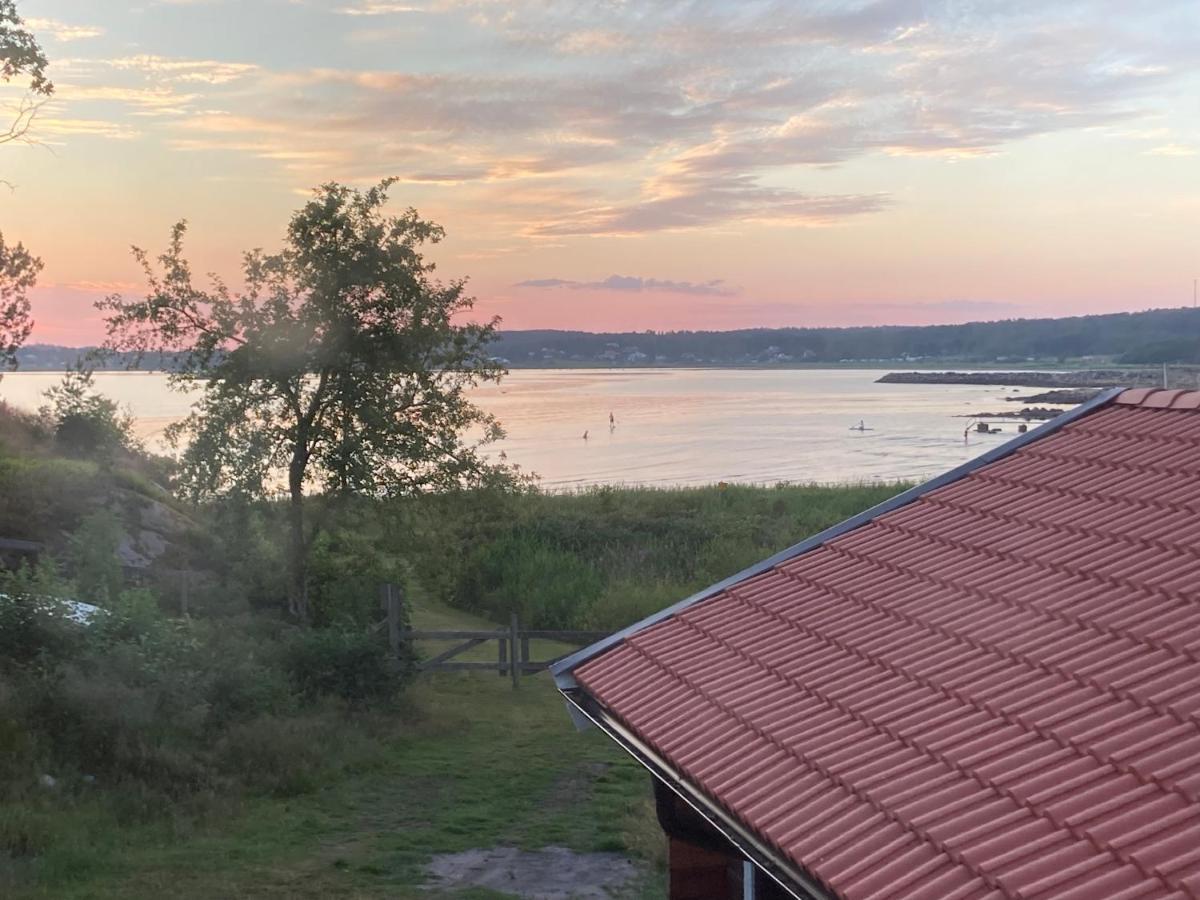 Sjoestugan Vallersvik Frillesås Kültér fotó